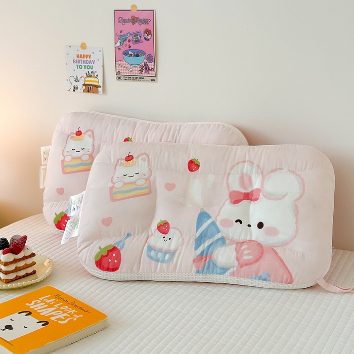 91家纺网 家纺一手货源 找家纺 嗨生活 2025新款A类大版卡通手绘AB版儿童豆豆枕枕芯系列 萌小兔 40*60cm/只