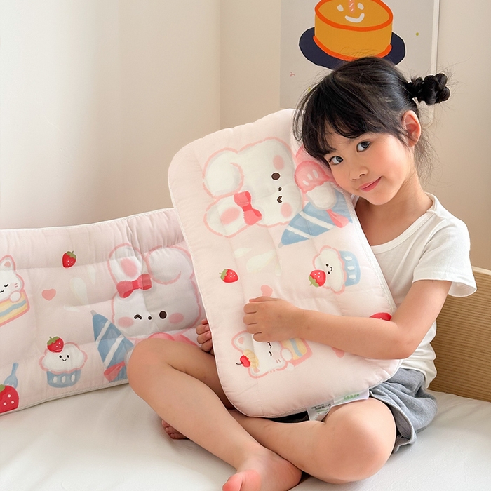 91家纺网 家纺一手货源 找家纺 嗨生活 2025新款A类大版卡通手绘AB版儿童豆豆枕枕芯系列 萌小兔 40*60cm/只