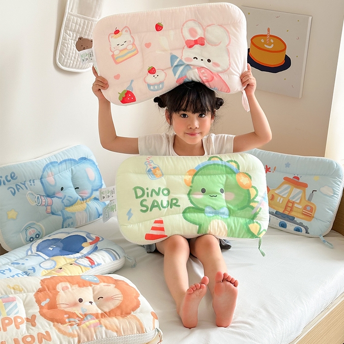 91家纺网 家纺一手货源 找家纺 嗨生活 2025新款A类大版卡通手绘AB版儿童豆豆枕枕芯系列 组合图 30*50cm/只