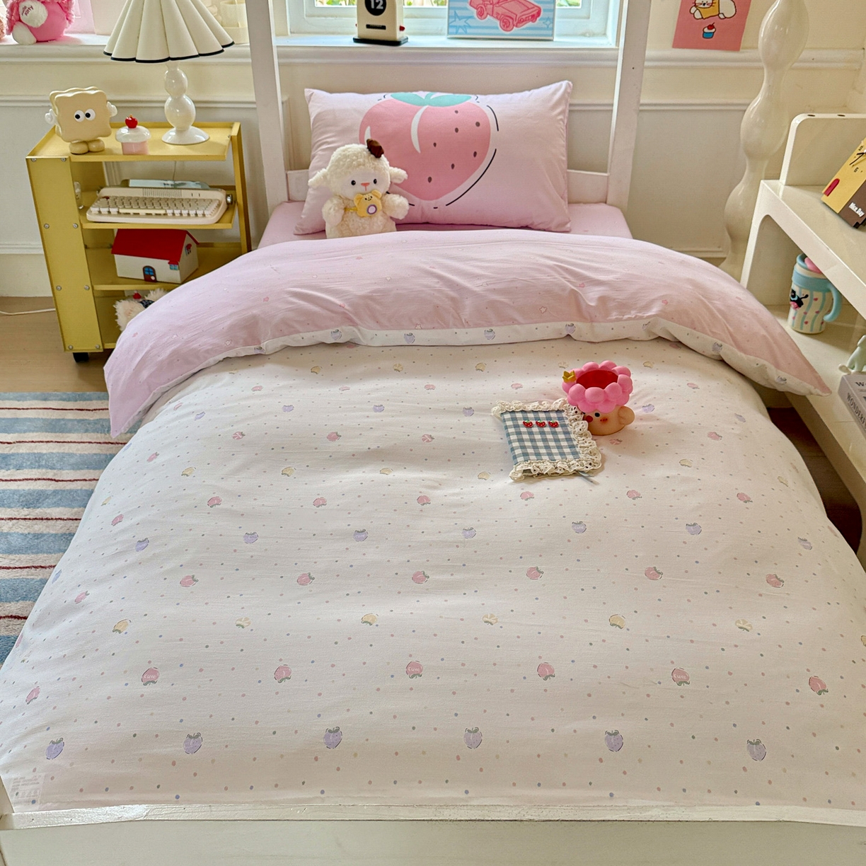 91家纺网 家纺一手货源 找家纺 港岛妹妹 2025新款软柔棉105g大版双面印花宿舍学生三件套上下铺三件套 桃子汽水