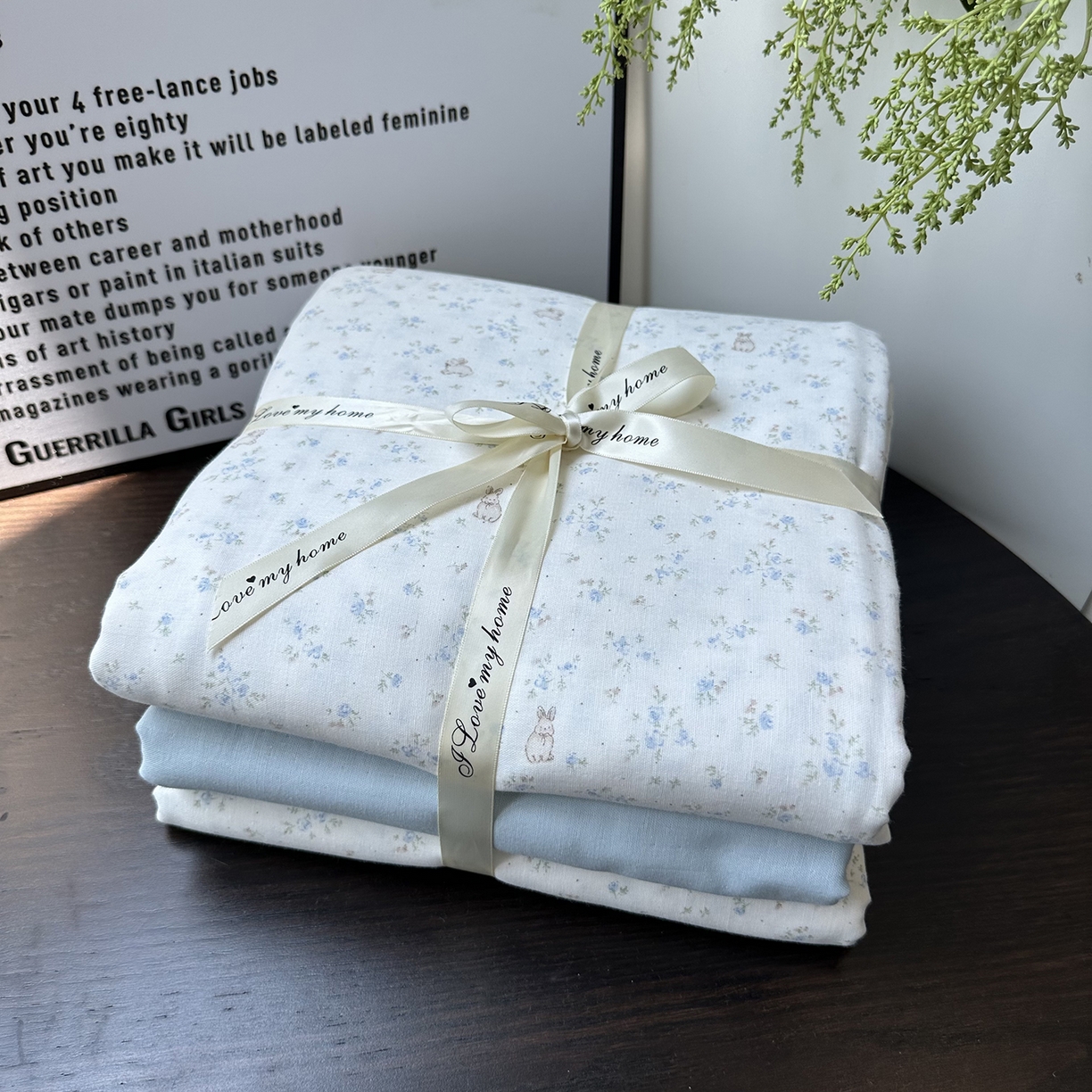 91家纺网 家纺一手货源 找家纺 麦伦家居 2025新款A类全棉纯棉有氧双层纱人字纹提花四件套 兰花兔