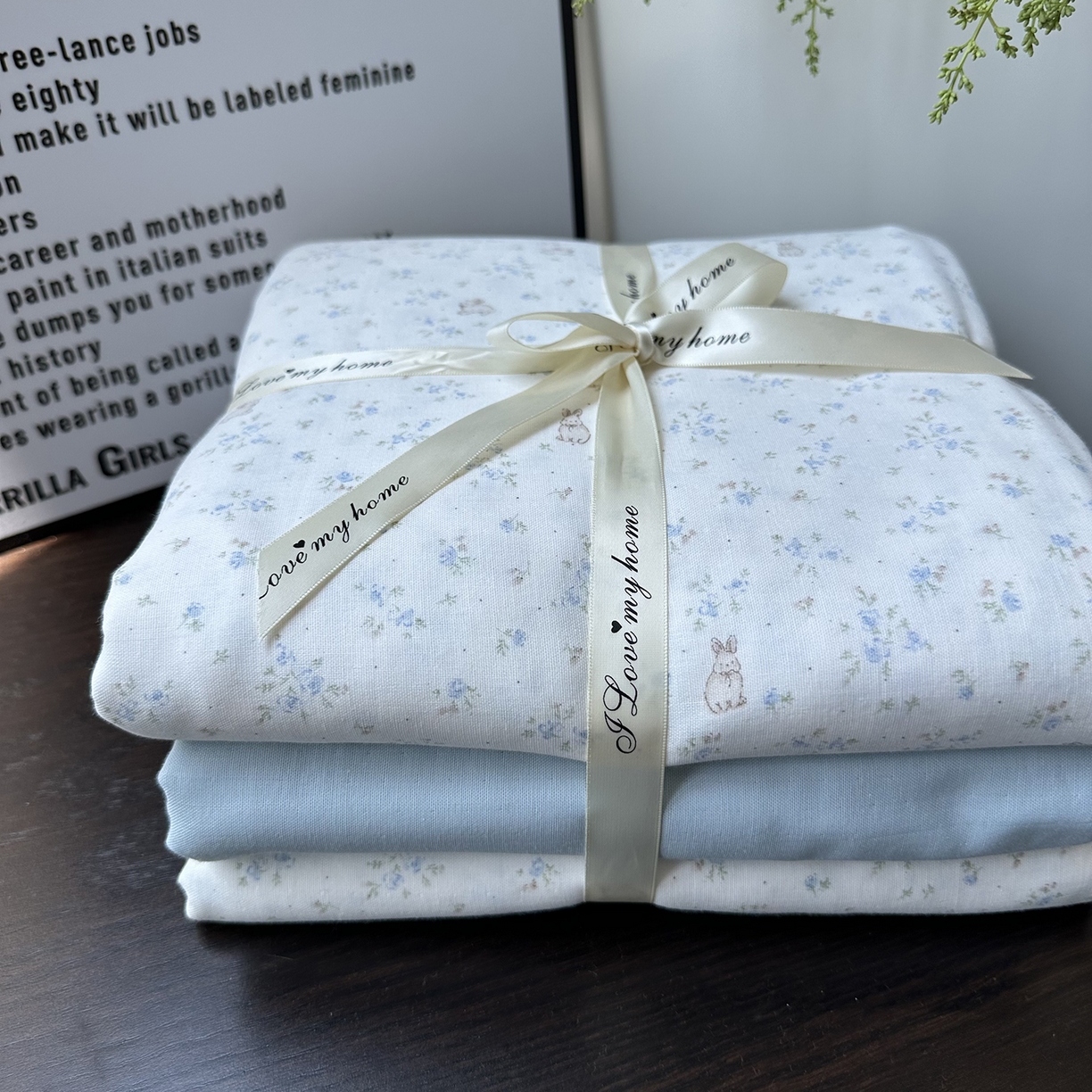 91家纺网 家纺一手货源 找家纺 麦伦家居 2025新款A类全棉纯棉有氧双层纱人字纹提花四件套 兰花兔