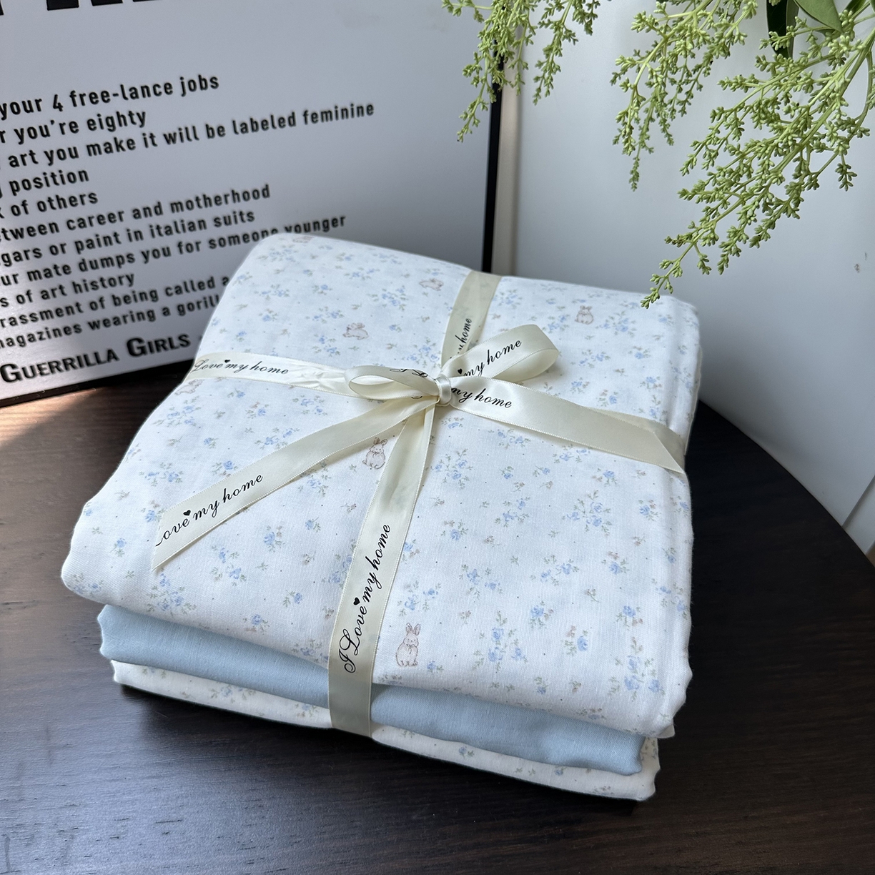 91家纺网 家纺一手货源 找家纺 麦伦家居 2025新款A类全棉纯棉有氧双层纱人字纹提花四件套 兰花兔