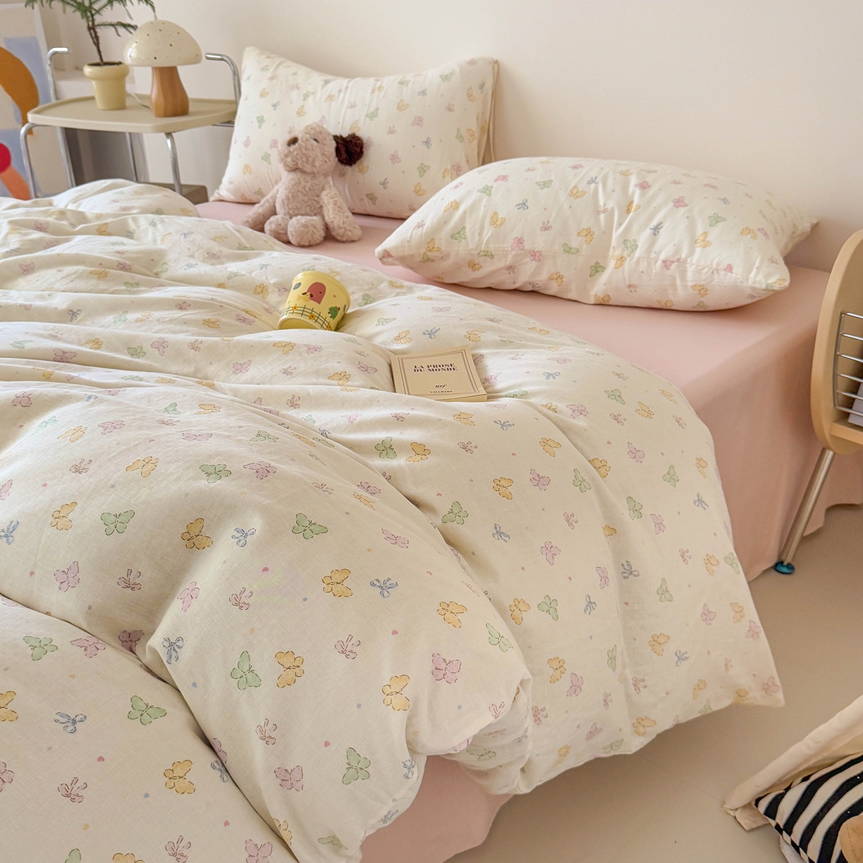 91家纺网 家纺一手货源 找家纺 麦伦家居 2025新款A类全棉纯棉有氧双层纱人字纹提花四件套 彩蝶