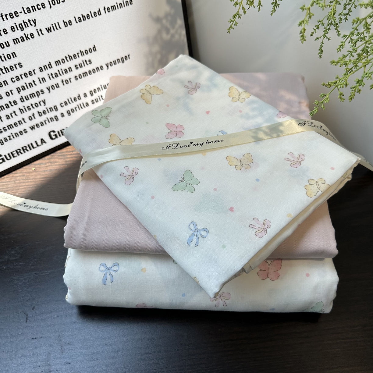 91家纺网 家纺一手货源 找家纺 麦伦家居 2025新款A类全棉纯棉有氧双层纱人字纹提花四件套 彩蝶