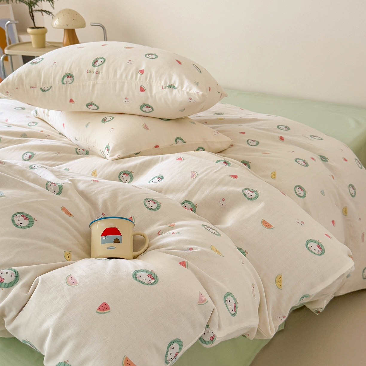 91家纺网 家纺一手货源 找家纺 麦伦家居 2025新款A类全棉纯棉有氧双层纱人字纹提花四件套 西瓜猫