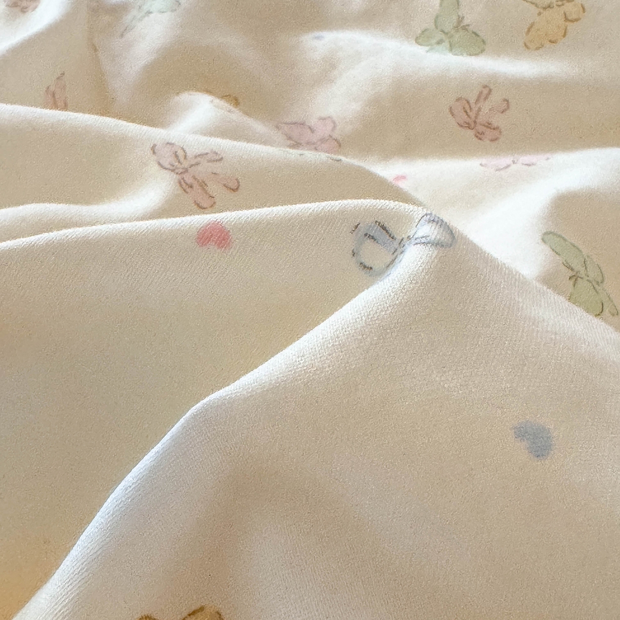 91家纺网 家纺一手货源 找家纺 麦伦家居 2025新款A类全棉纯棉有氧双层纱人字纹提花四件套 彩蝶