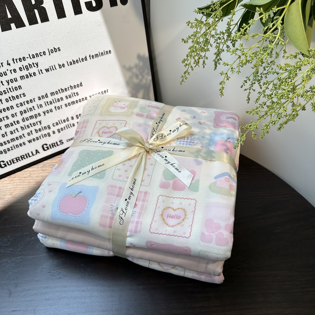 91家纺网 家纺一手货源 找家纺 麦伦家居 2025新款A类全棉纯棉有氧双层纱人字纹提花四件套 方格猫咪