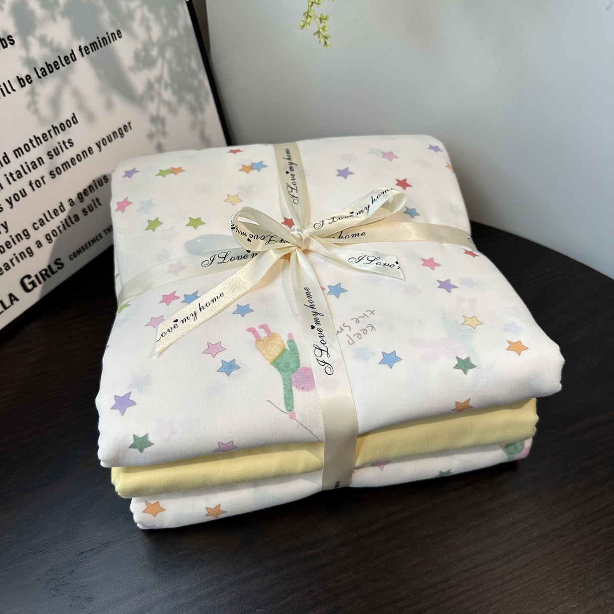 91家纺网 家纺一手货源 找家纺 麦伦家居 2025新款A类全棉纯棉有氧双层纱人字纹提花四件套 小星星