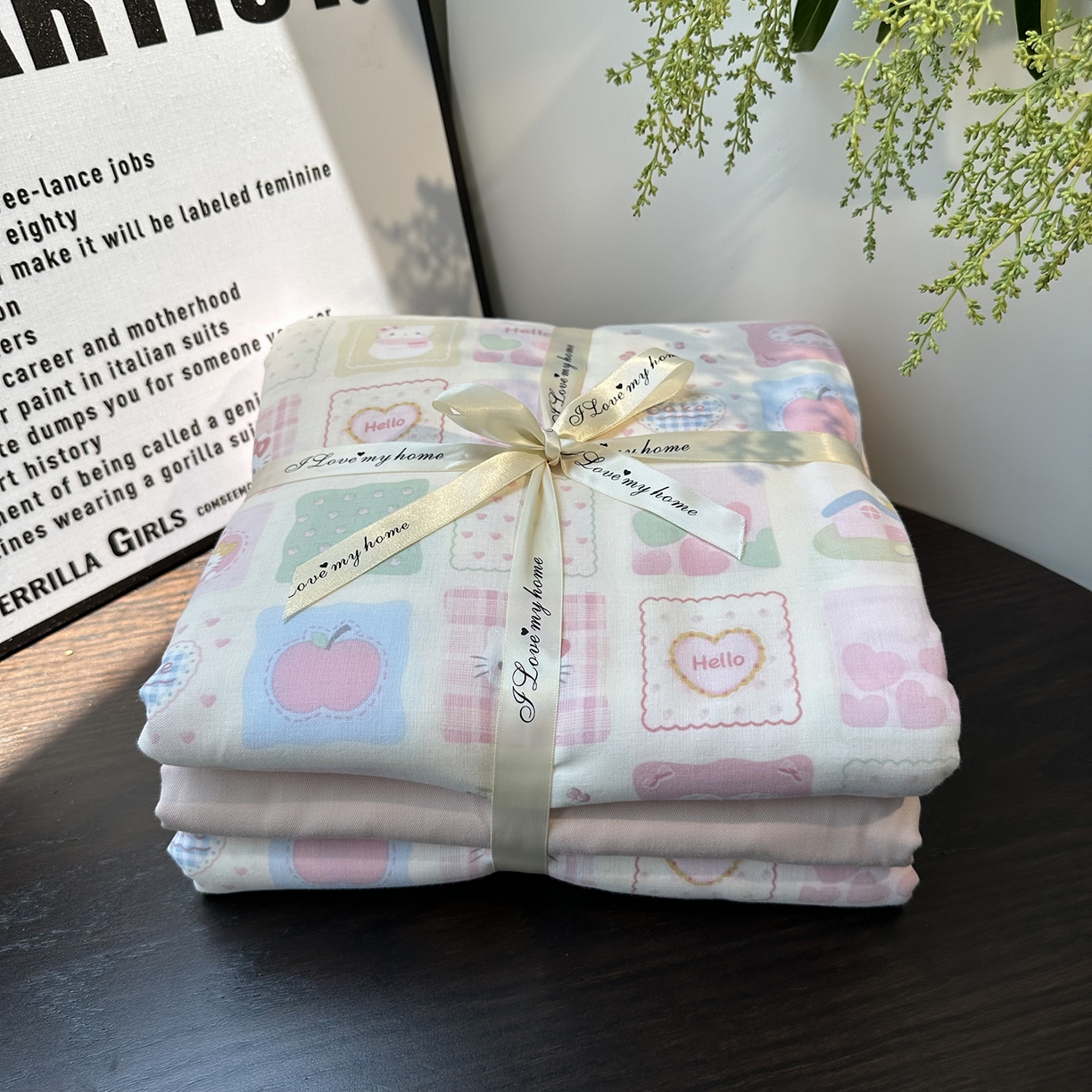 91家纺网 家纺一手货源 找家纺 麦伦家居 2025新款A类全棉纯棉有氧双层纱人字纹提花四件套 方格猫咪