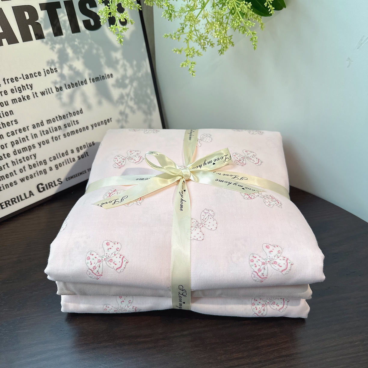 91家纺网 家纺一手货源 找家纺 麦伦家居 2025新款A类全棉纯棉有氧双层纱人字纹提花四件套 莓莓芝士粉