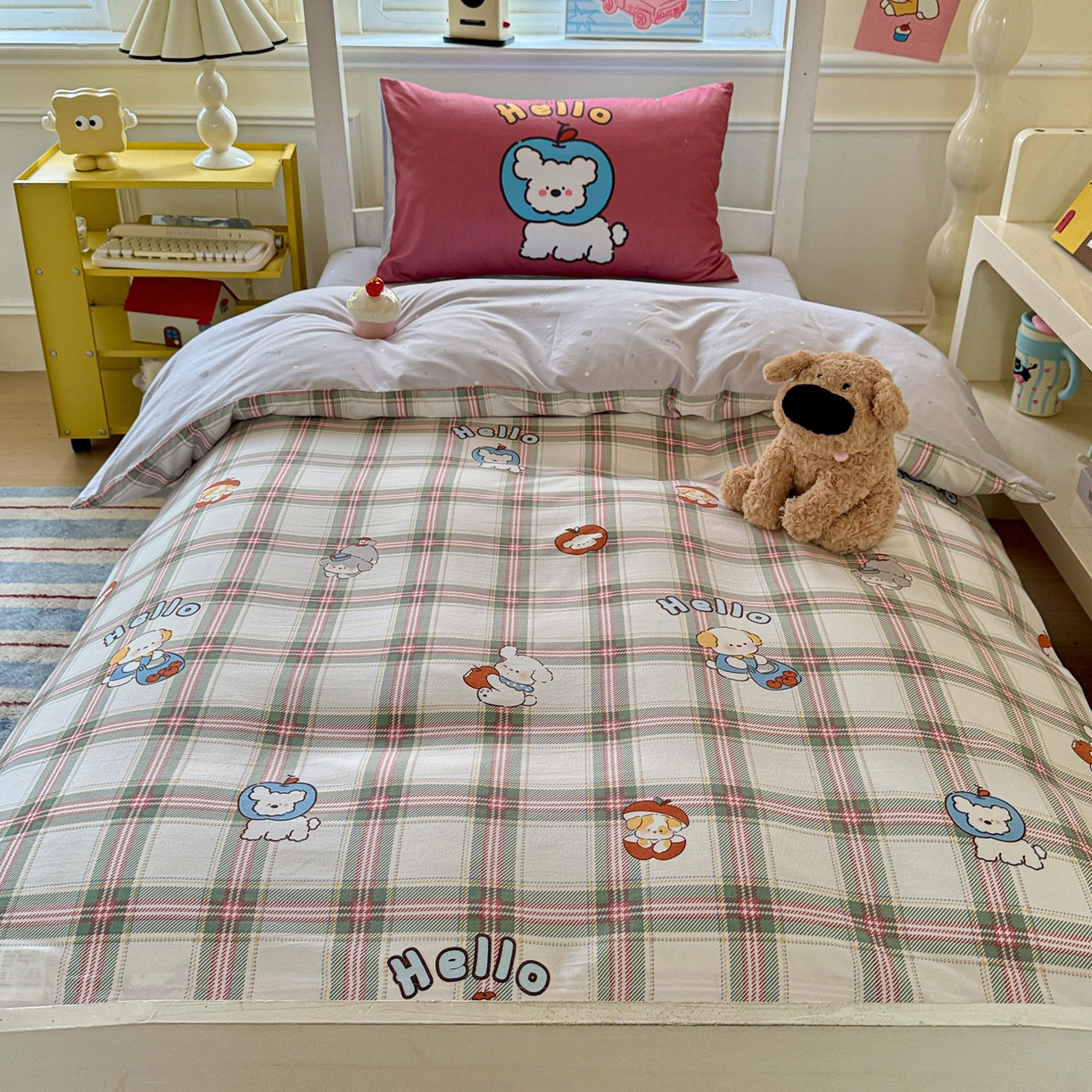 91家纺网 家纺一手货源 找家纺 港岛妹妹 2025新款软柔棉105g大版双面印花宿舍学生三件套上下铺三件套 复古绿格狗