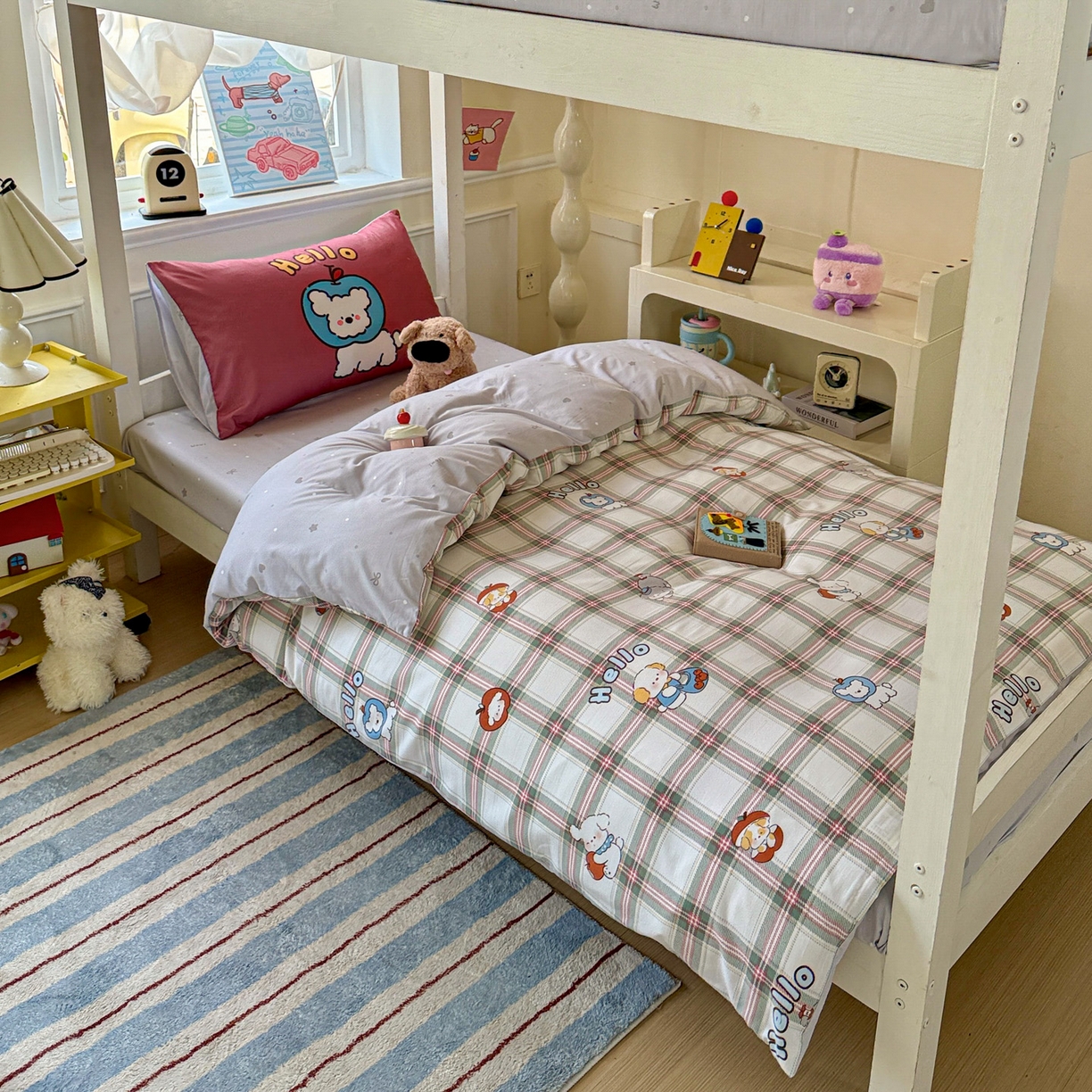 91家纺网 家纺一手货源 找家纺 海岛哥哥 2025新款软柔棉105g大版双面印花宿舍学生三件套上下铺三件套 复古绿格狗