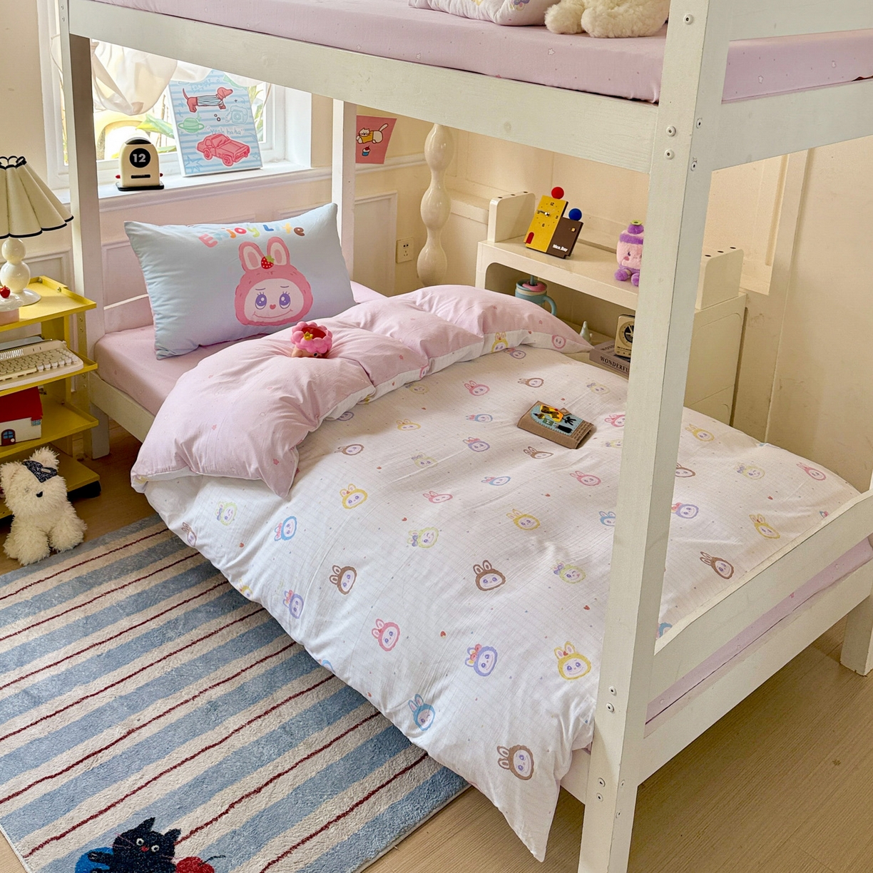 91家纺网 家纺一手货源 找家纺 海岛哥哥 2025新款软柔棉105g大版双面印花宿舍学生三件套上下铺三件套 玩偶合集