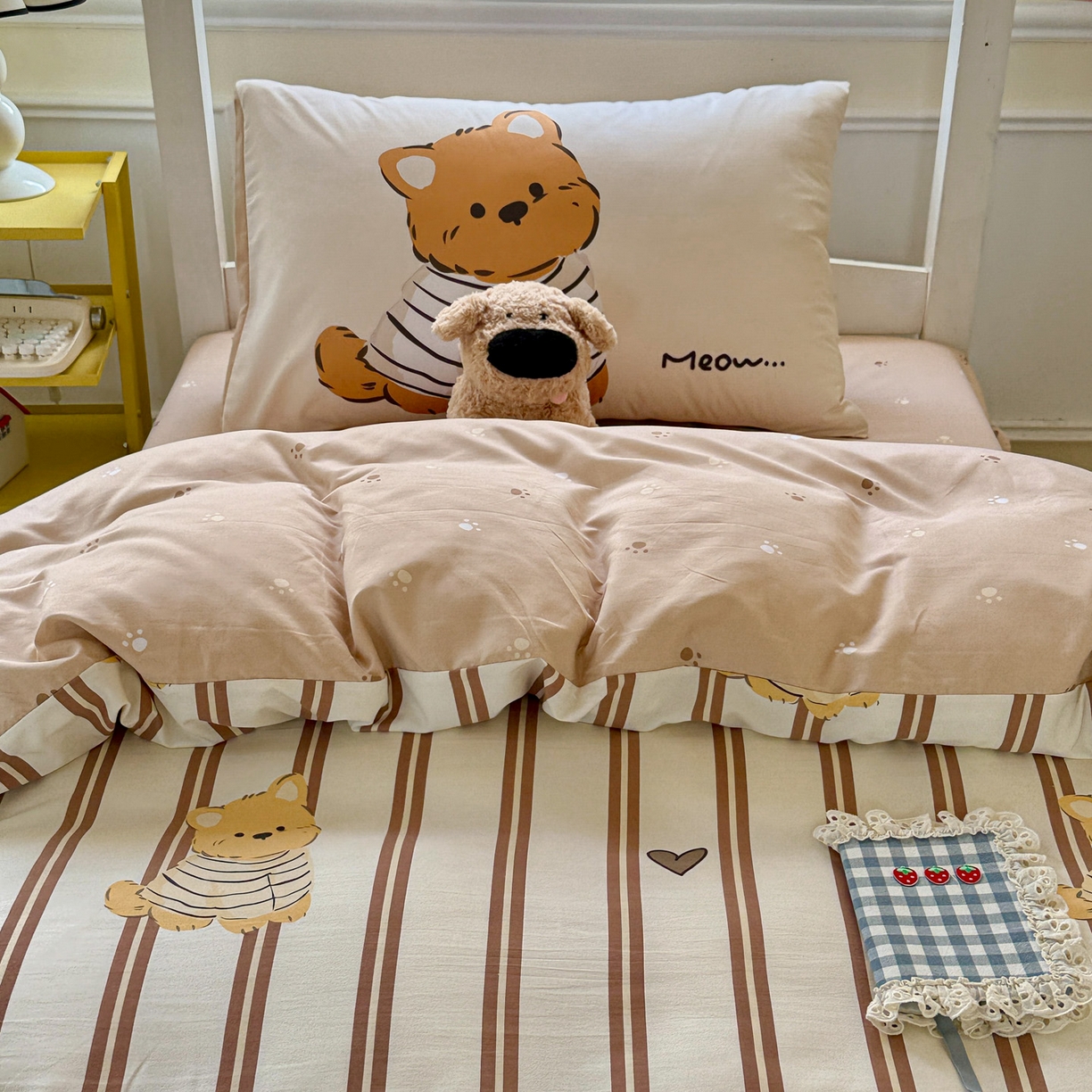 91家纺网 家纺一手货源 找家纺 海岛哥哥 2025新款软柔棉105g大版双面印花宿舍学生三件套上下铺三件套 巧克力犬米