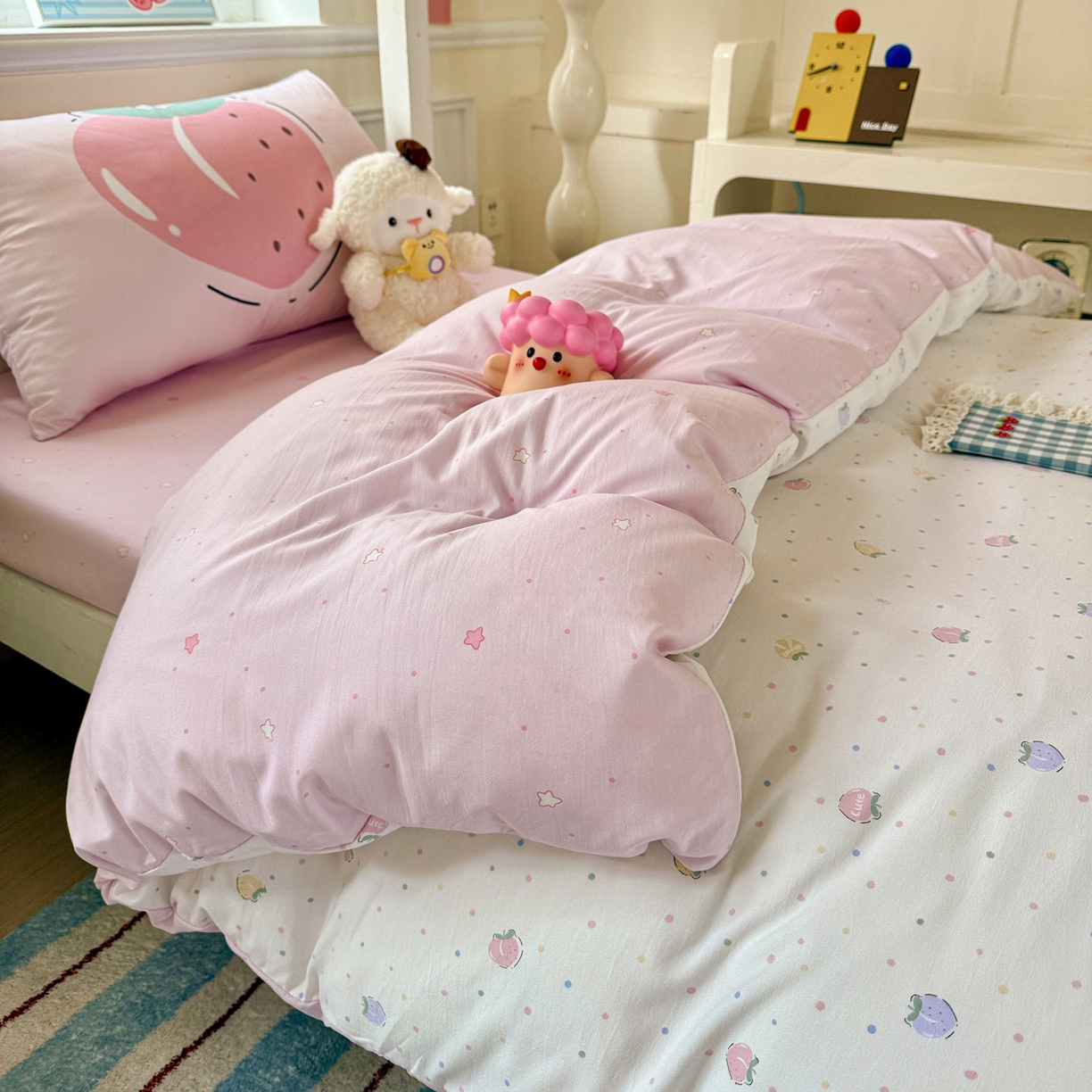 91家纺网 家纺一手货源 找家纺 海岛哥哥 2025新款软柔棉105g大版双面印花宿舍学生三件套上下铺三件套 桃子汽水