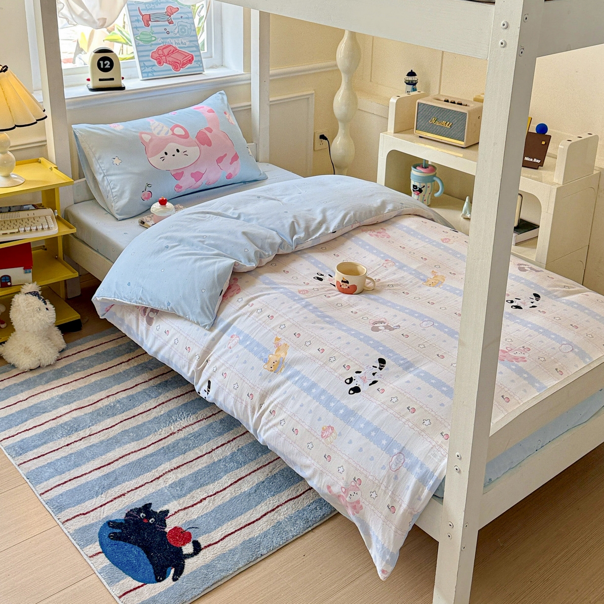 91家纺网 家纺一手货源 找家纺 海岛哥哥 2025新款软柔棉105g大版双面印花宿舍学生三件套上下铺三件套 甜心小猫