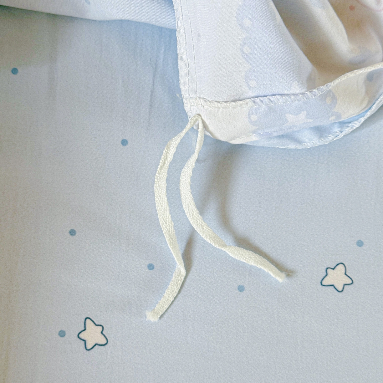 91家纺网 家纺一手货源 找家纺 海岛哥哥 2025新款软柔棉105g大版双面印花宿舍学生三件套上下铺三件套 甜心小猫