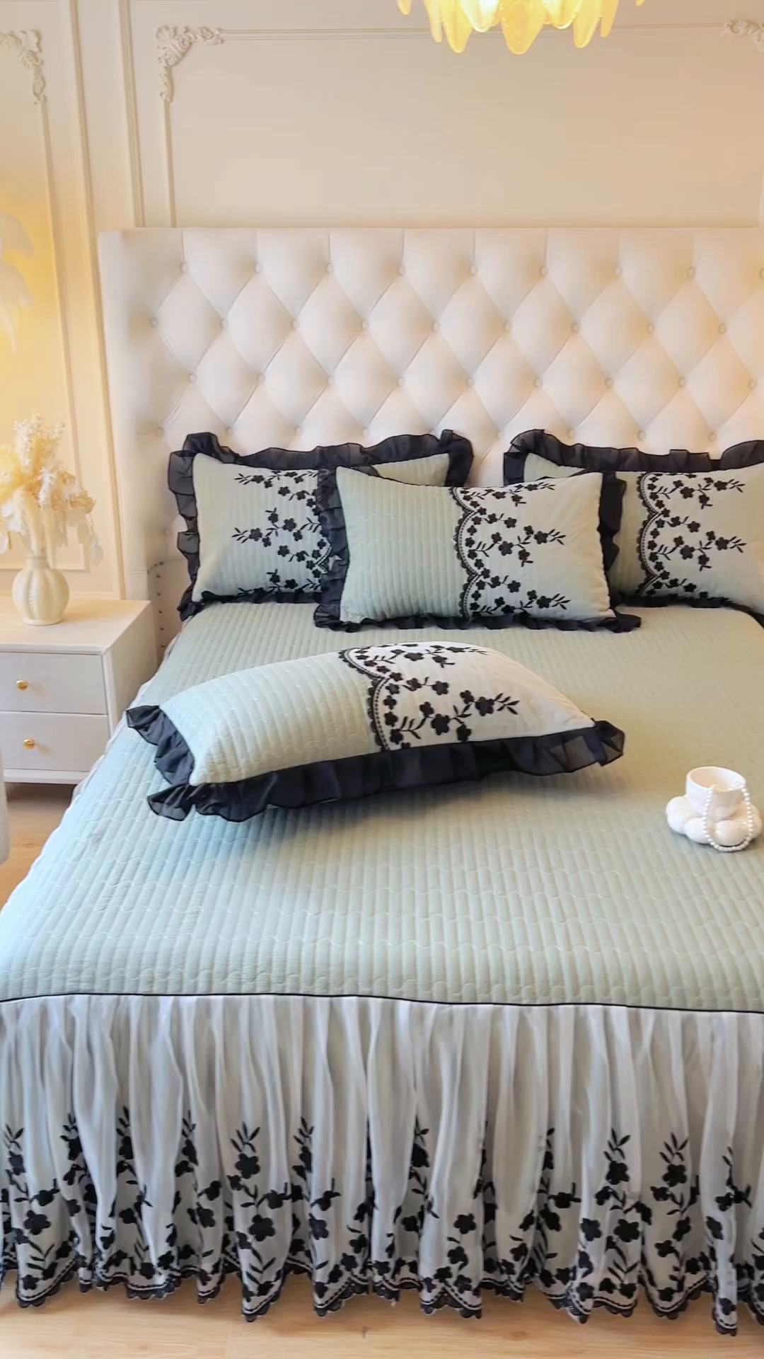 91家纺网 家纺一手货源 找家纺 恋尚 2025春夏新款香云纱床裙单床裙床裙单件-赫本妮娅 赫本妮娅-橄榄绿