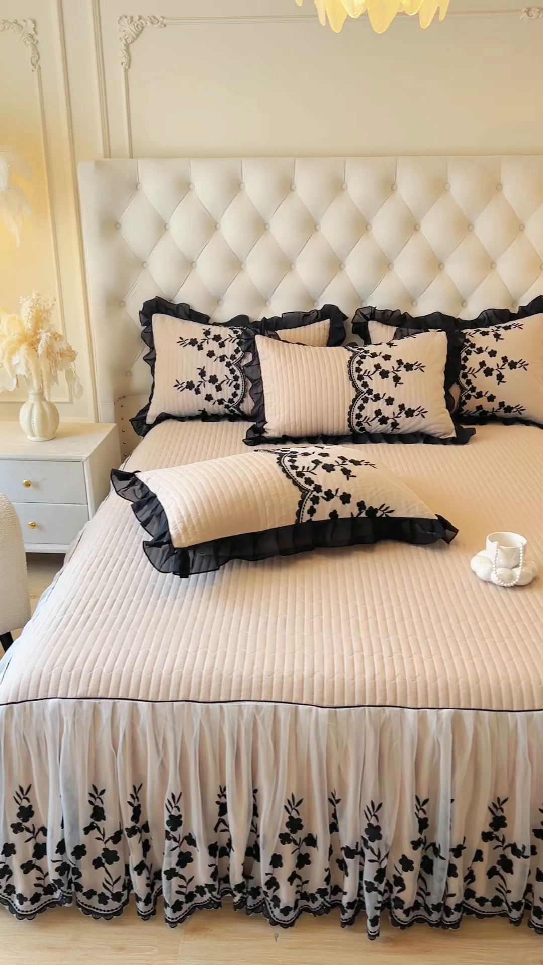 91家纺网 家纺一手货源 找家纺 恋尚 2025春夏新款香云纱床裙单床裙床裙单件-赫本妮娅 赫本妮娅-米驼