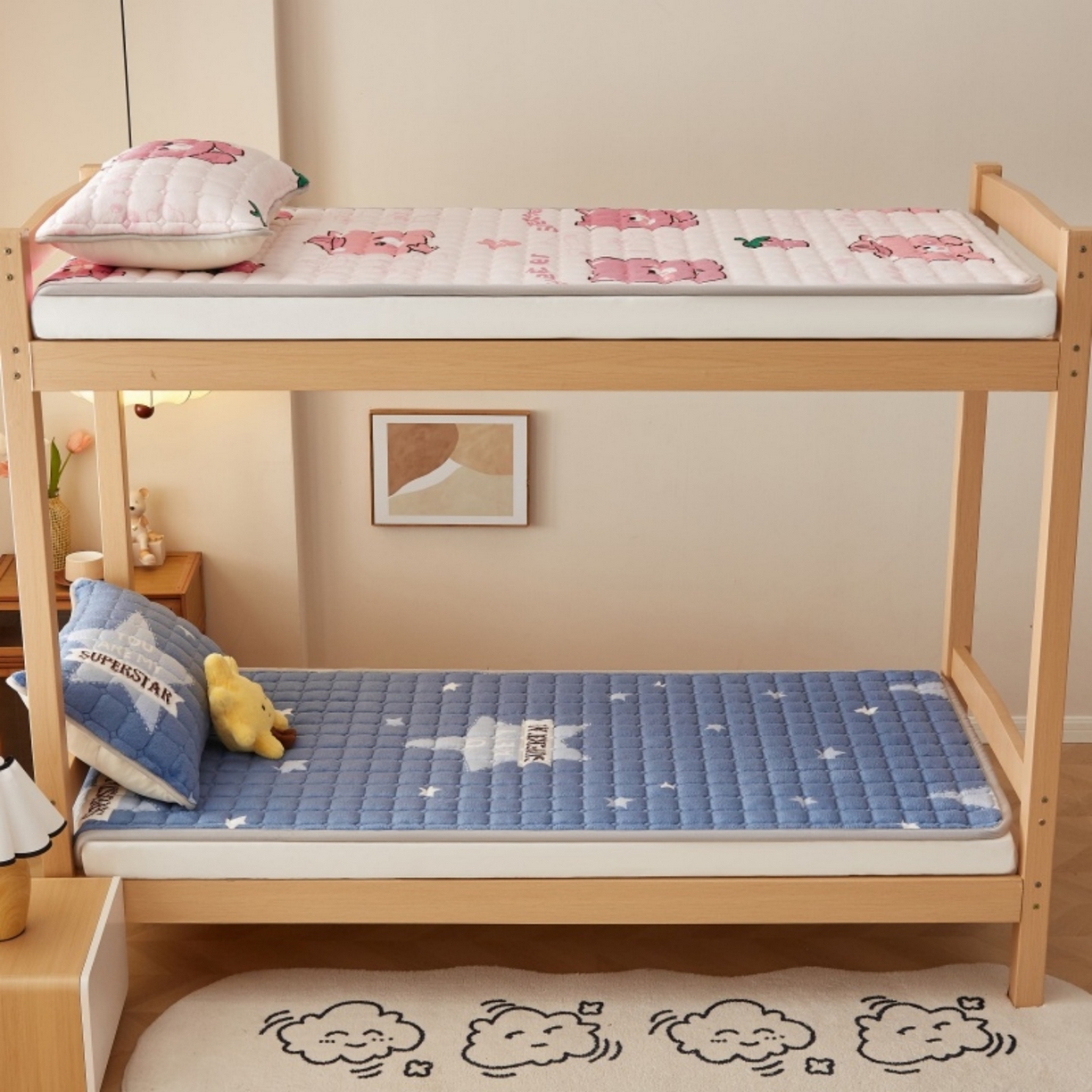 91家纺网 家纺一手货源 找家纺 奇丝雅 2025新款A类牛奶绒床褥床垫家用学生宿舍上下铺寝室软垫床护垫夹棉褥子-学生床垫 幸运星