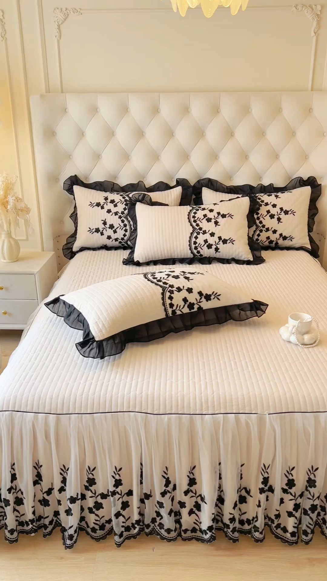 91家纺网 家纺一手货源 找家纺 恋尚 2025春夏新款香云纱床裙单床裙床裙单件-赫本妮娅 赫本妮娅-奶咖