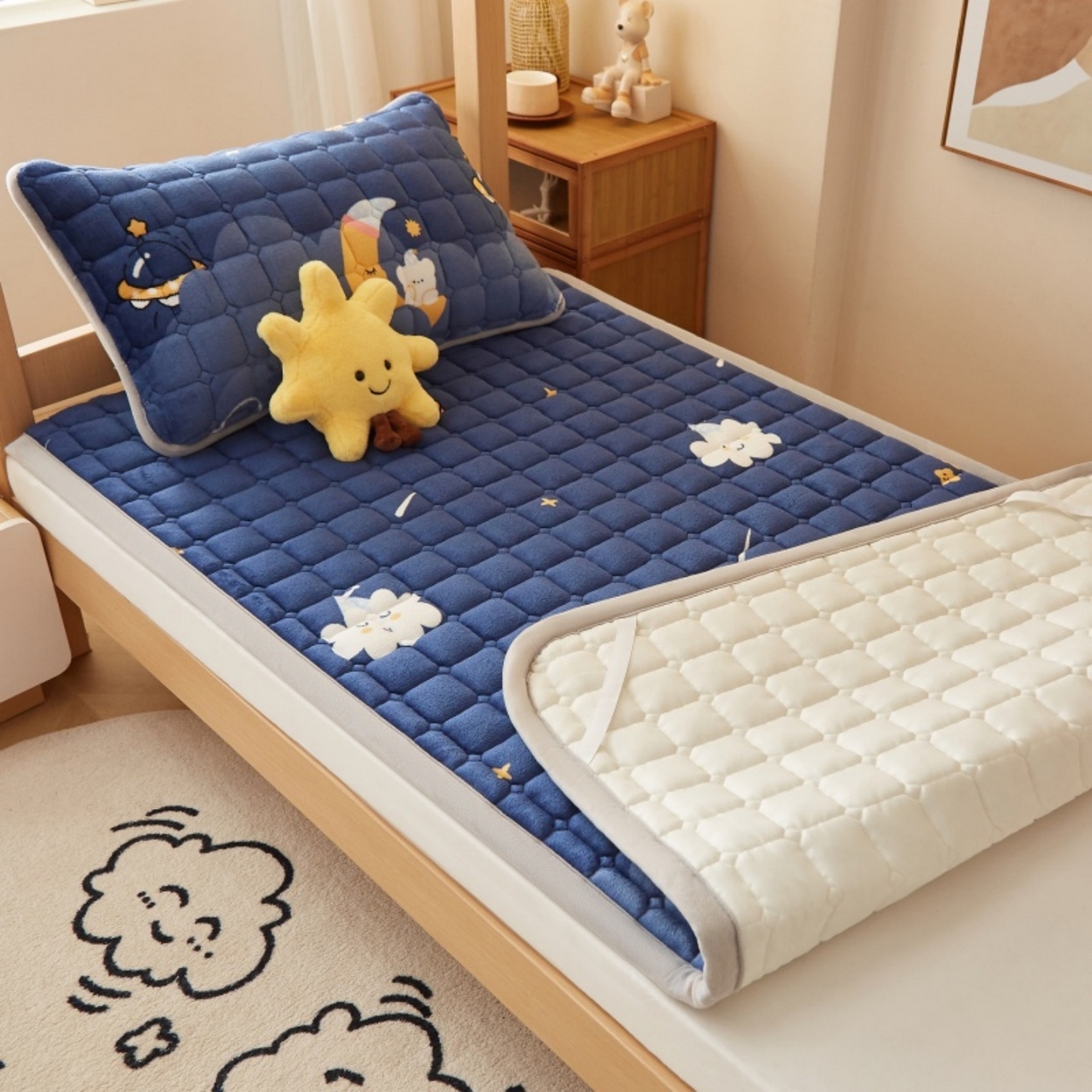 91家纺网 家纺一手货源 找家纺 奇丝雅 2025新款A类牛奶绒床褥床垫家用学生宿舍上下铺寝室软垫床护垫夹棉褥子-学生床垫 月亮熊