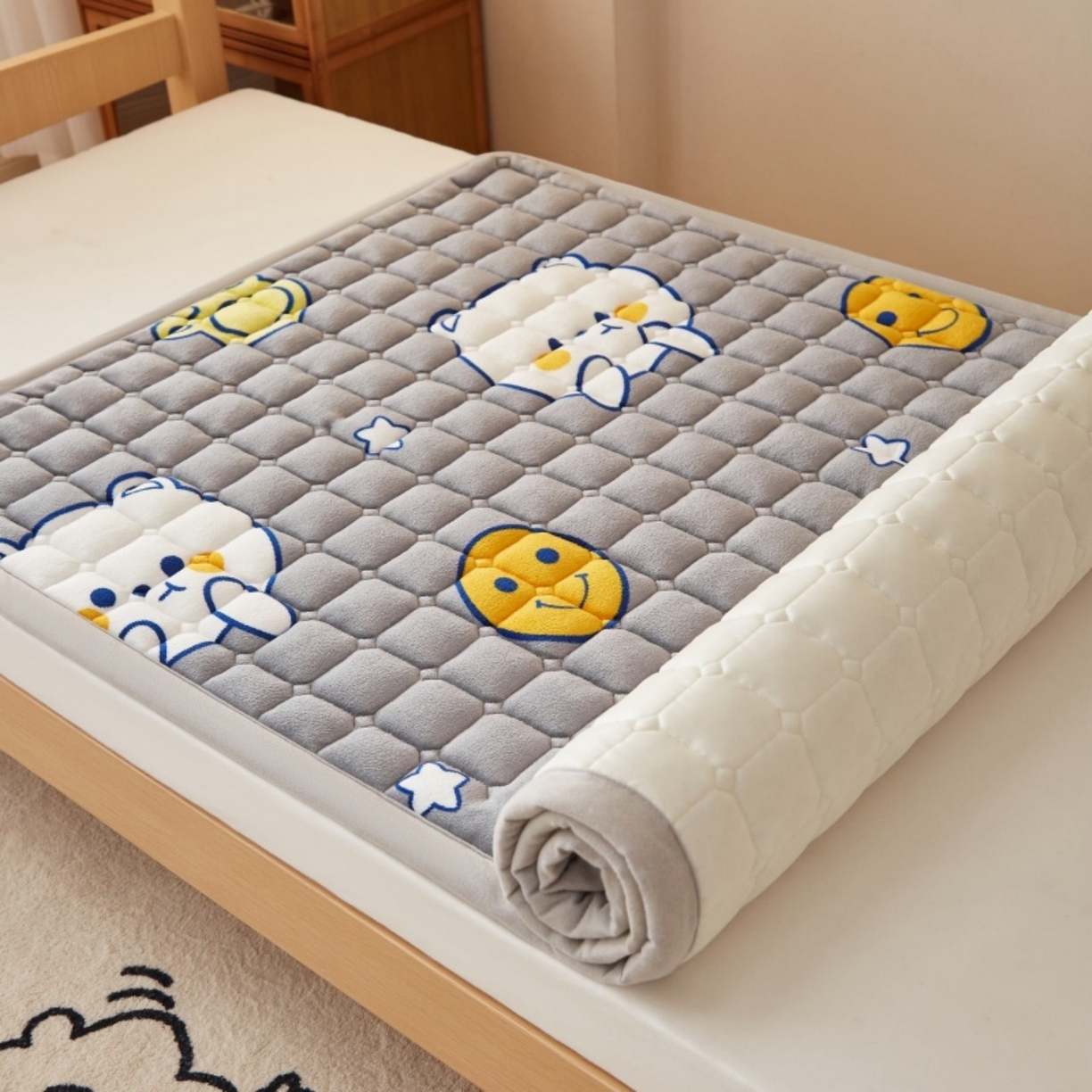 91家纺网 家纺一手货源 找家纺 奇丝雅 2025新款A类牛奶绒床褥床垫家用学生宿舍上下铺寝室软垫床护垫夹棉褥子-学生床垫 欢乐熊