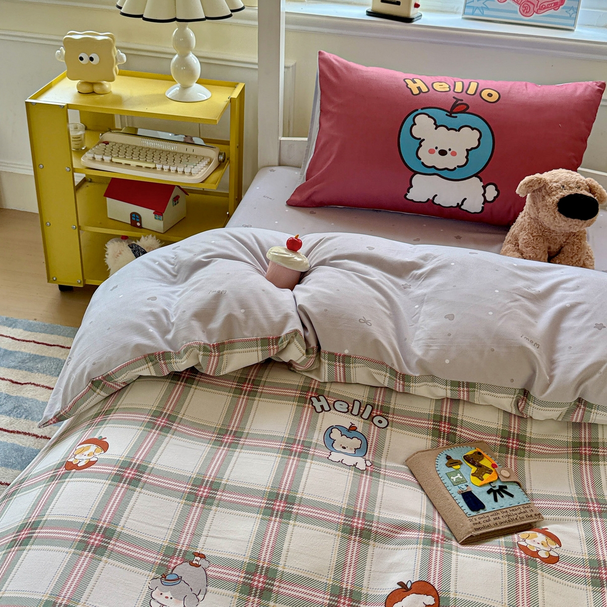 91家纺网 家纺一手货源 找家纺 海岛哥哥 2025新款软柔棉105g大版双面印花宿舍学生三件套上下铺三件套 复古绿格狗