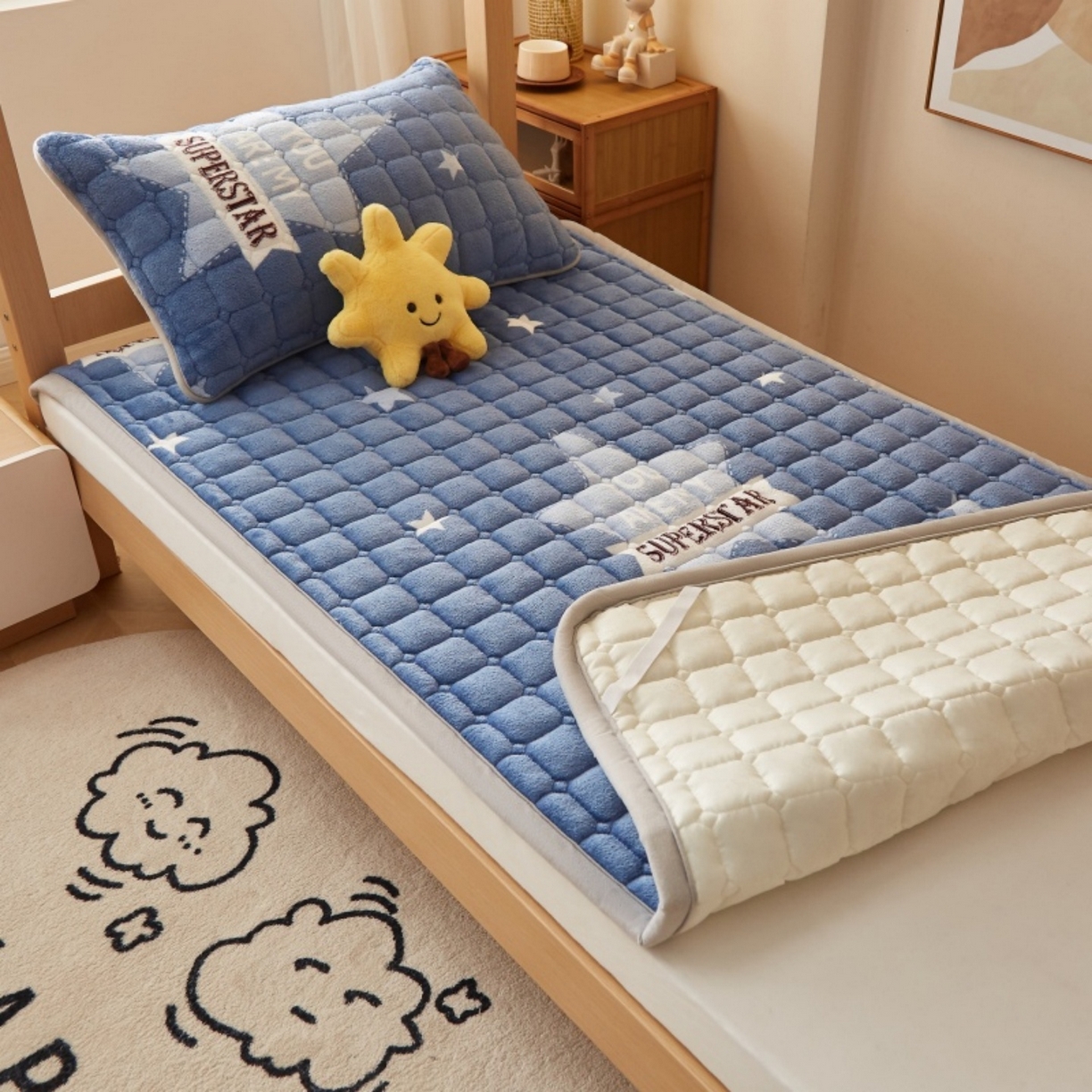 91家纺网 家纺一手货源 找家纺 奇丝雅 2025新款A类牛奶绒床褥床垫家用学生宿舍上下铺寝室软垫床护垫夹棉褥子-学生床垫 幸运星