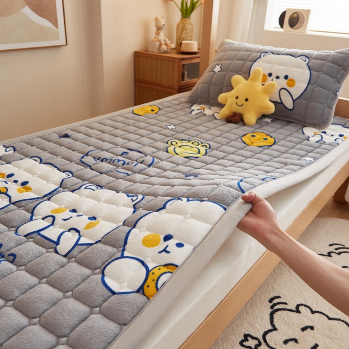 91家纺网 家纺一手货源 找家纺 奇丝雅 2025新款A类牛奶绒床褥床垫家用学生宿舍上下铺寝室软垫床护垫夹棉褥子-学生床垫 欢乐熊