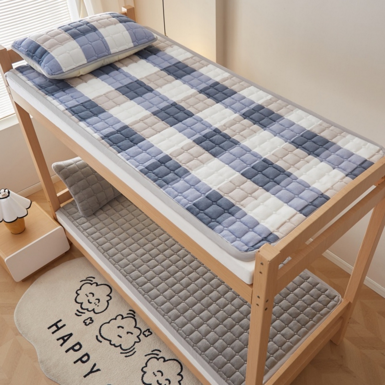 91家纺网 家纺一手货源 找家纺 奇丝雅 2025新款A类牛奶绒床褥床垫家用学生宿舍上下铺寝室软垫床护垫夹棉褥子-学生床垫 大蓝格