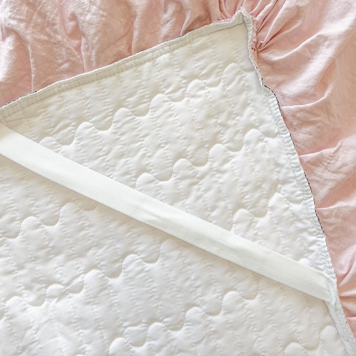 91家纺网 家纺一手货源 找家纺 恋尚 2025春夏新款香云纱床裙单床裙床裙单件-赫本妮娅 赫本妮娅-少女粉