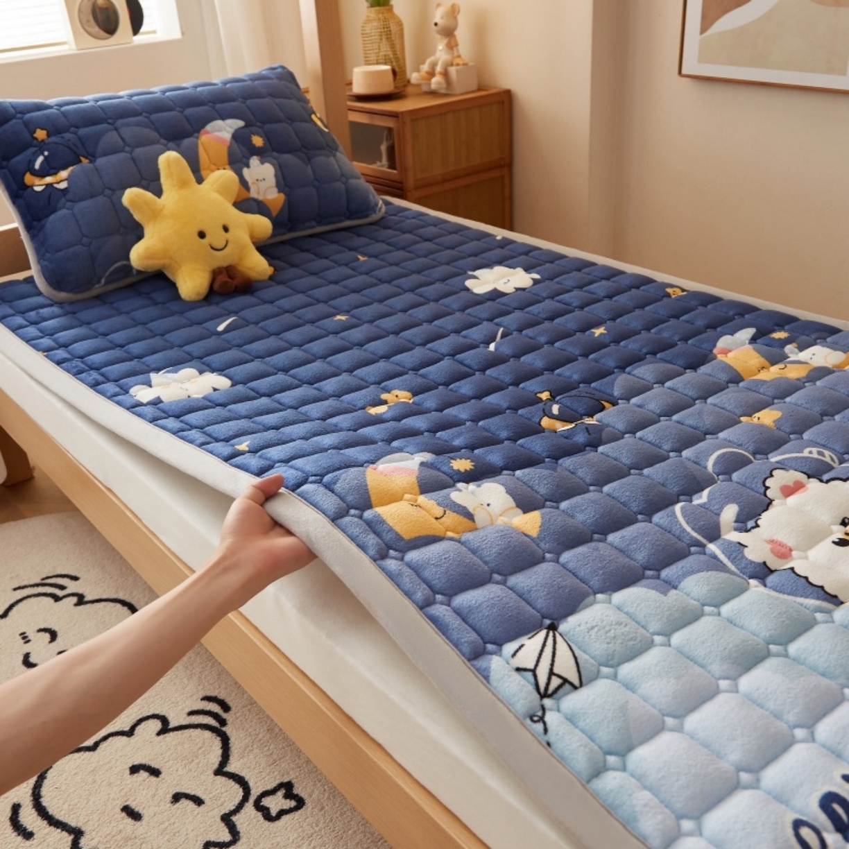91家纺网 家纺一手货源 找家纺 奇丝雅 2025新款A类牛奶绒床褥床垫家用学生宿舍上下铺寝室软垫床护垫夹棉褥子-学生床垫 月亮熊