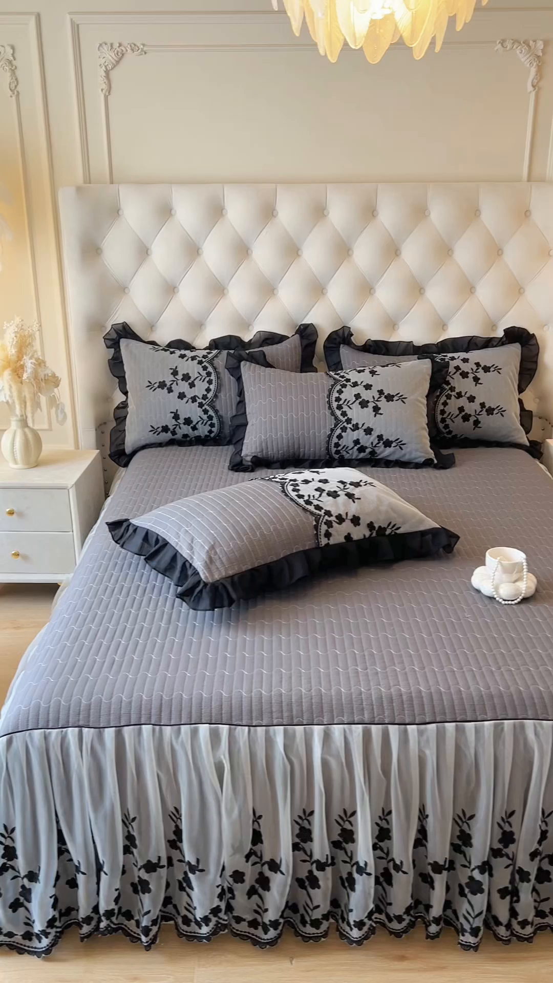 91家纺网 家纺一手货源 找家纺 恋尚 2025春夏新款香云纱床裙单床裙床裙单件-赫本妮娅 赫本妮娅-深灰