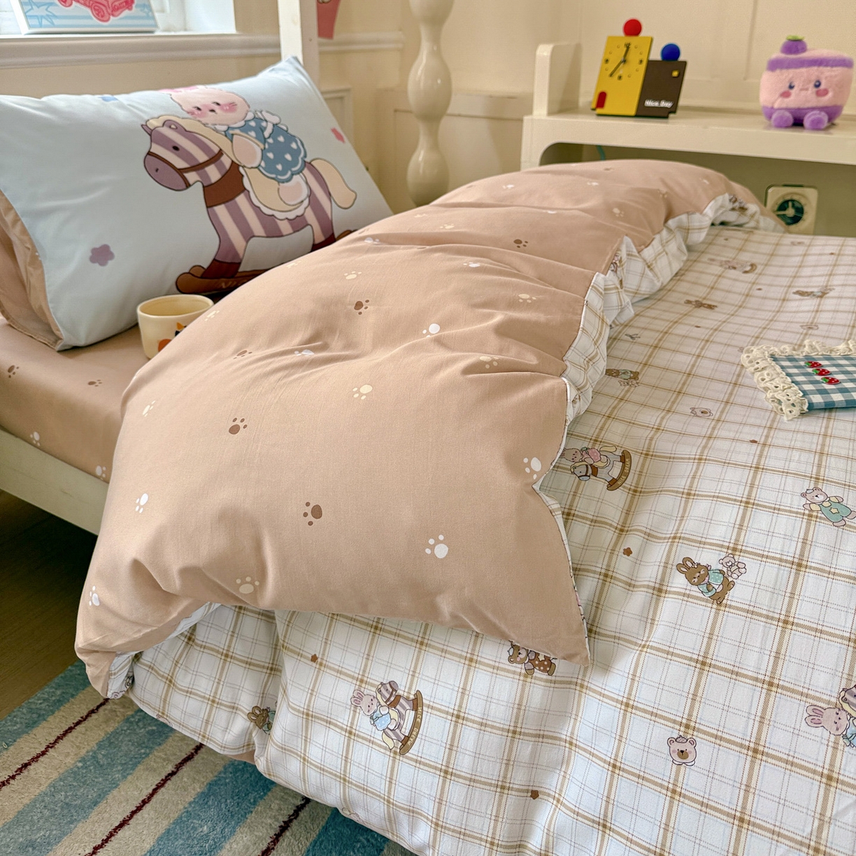 91家纺网 家纺一手货源 找家纺 海岛哥哥 2025新款软柔棉105g大版双面印花宿舍学生三件套上下铺三件套 可可小兔