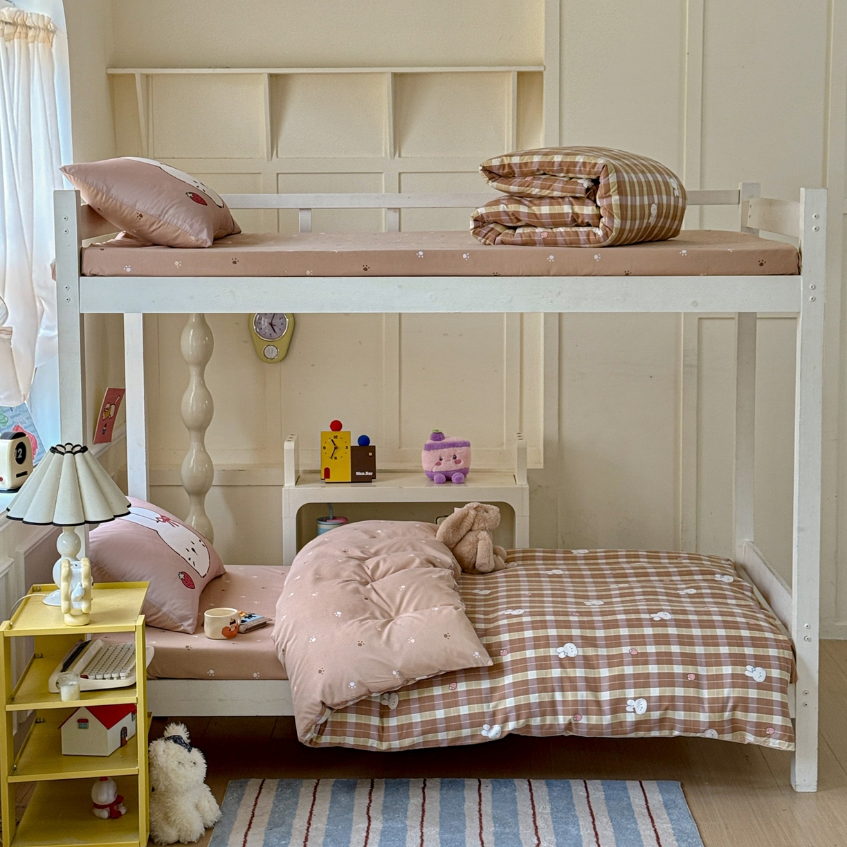 91家纺网 家纺一手货源 找家纺 海岛哥哥 2025新款软柔棉105g大版双面印花宿舍学生三件套上下铺三件套 莓果兔