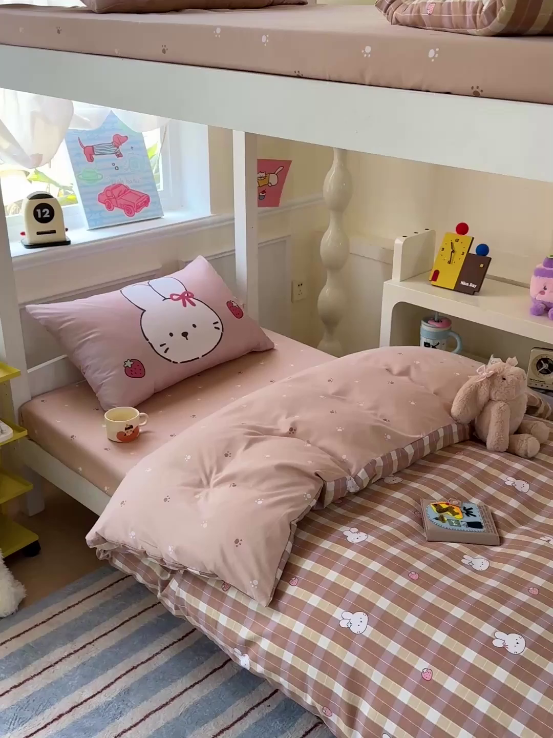 91家纺网 家纺一手货源 找家纺 海岛哥哥 2025新款软柔棉105g大版双面印花宿舍学生三件套上下铺三件套 莓果兔