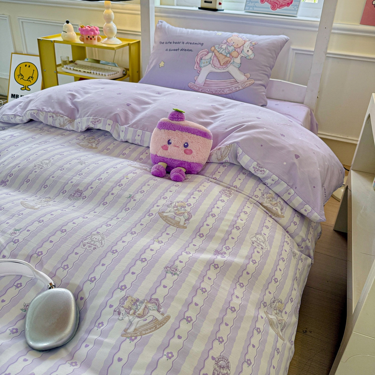 91家纺网 家纺一手货源 找家纺 海岛哥哥 2025新款软柔棉105g大版双面印花宿舍学生三件套上下铺三件套 梦幻乐园