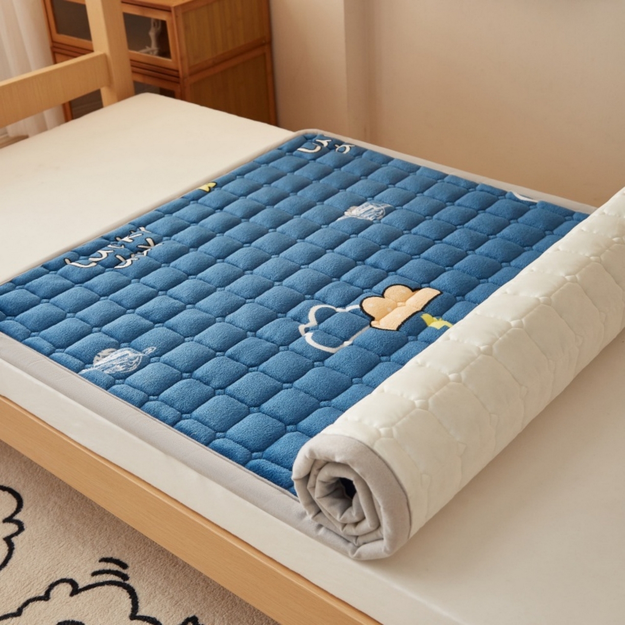 91家纺网 家纺一手货源 找家纺 奇丝雅 2025新款A类牛奶绒床褥床垫家用学生宿舍上下铺寝室软垫床护垫夹棉褥子-学生床垫 晚安