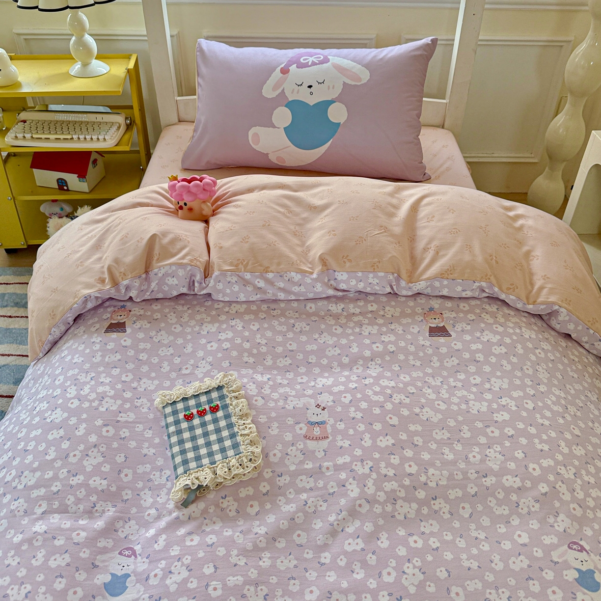 91家纺网 家纺一手货源 找家纺 海岛哥哥 2025新款软柔棉105g大版双面印花宿舍学生三件套上下铺三件套 兔软软