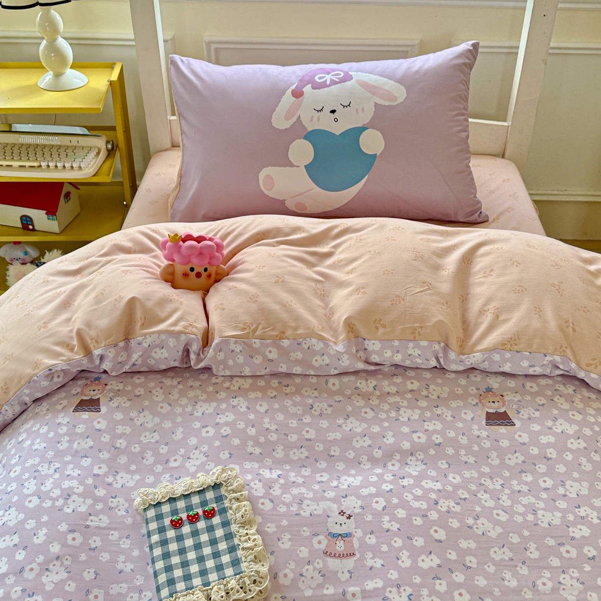 91家纺网 家纺一手货源 找家纺 海岛哥哥 2025新款软柔棉105g大版双面印花宿舍学生三件套上下铺三件套 兔软软