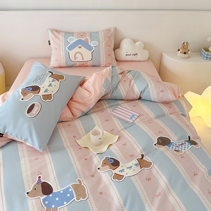 91家纺网 家纺一手货源 找家纺 （总）RYB红黄兰 开学季2025新款ins设计师原创大版卡通数码印花40s全棉纯棉四件套-场景二