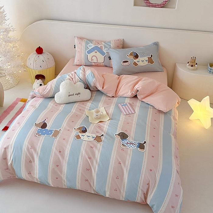 91家纺网 家纺一手货源 找家纺 （总）RYB红黄兰 开学季2025新款ins设计师原创大版卡通数码印花40s全棉纯棉四件套-场景二