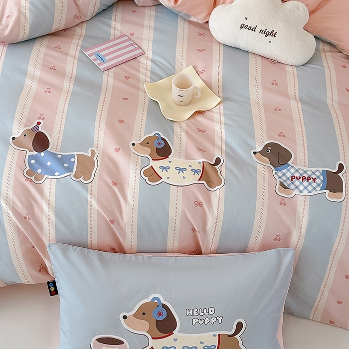 91家纺网 家纺一手货源 找家纺 （总）RYB红黄兰 开学季2025新款ins设计师原创大版卡通数码印花40s全棉纯棉四件套-场景二