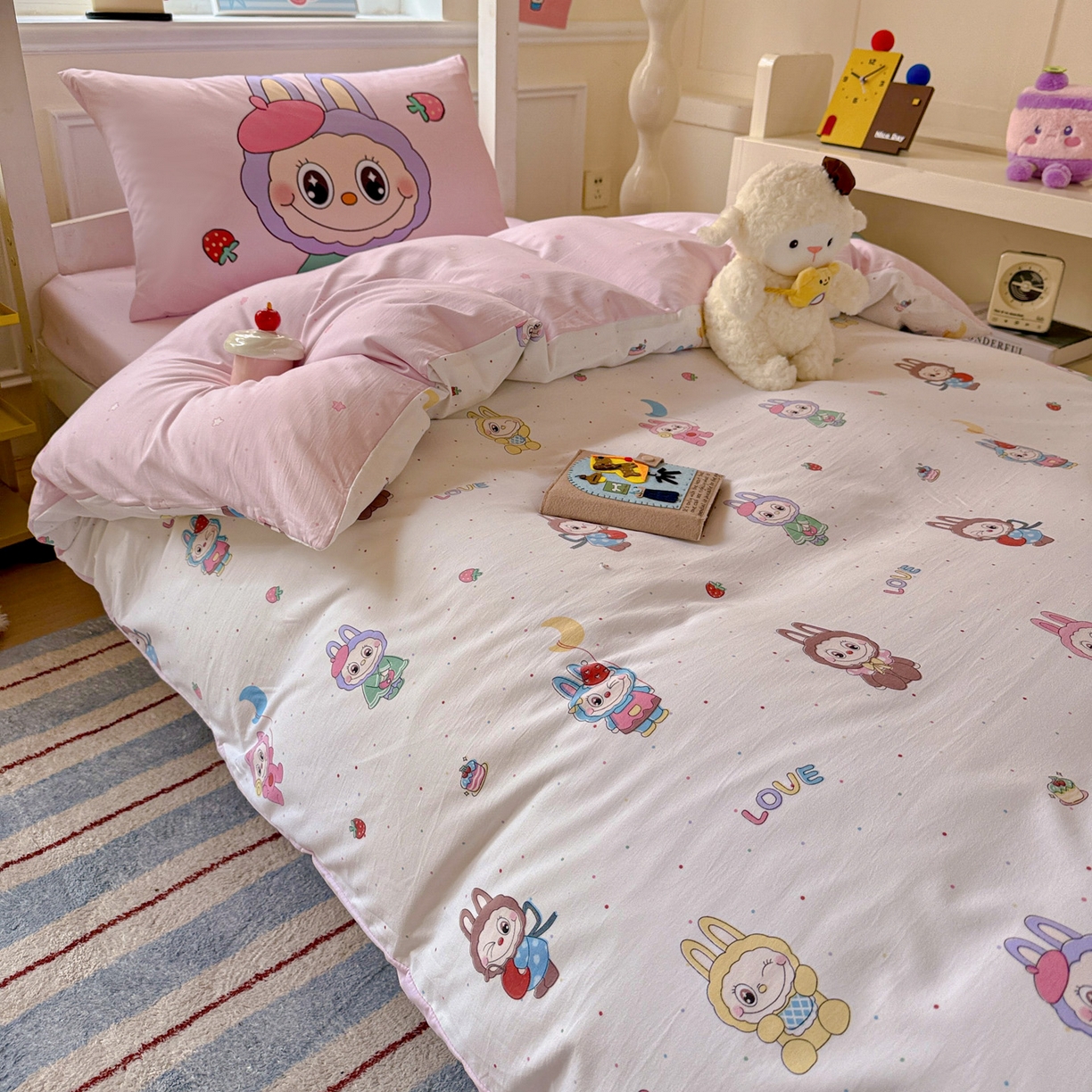 91家纺网 家纺一手货源 找家纺 海岛哥哥 2025新款软柔棉105g大版双面印花宿舍学生三件套上下铺三件套 娃娃家族