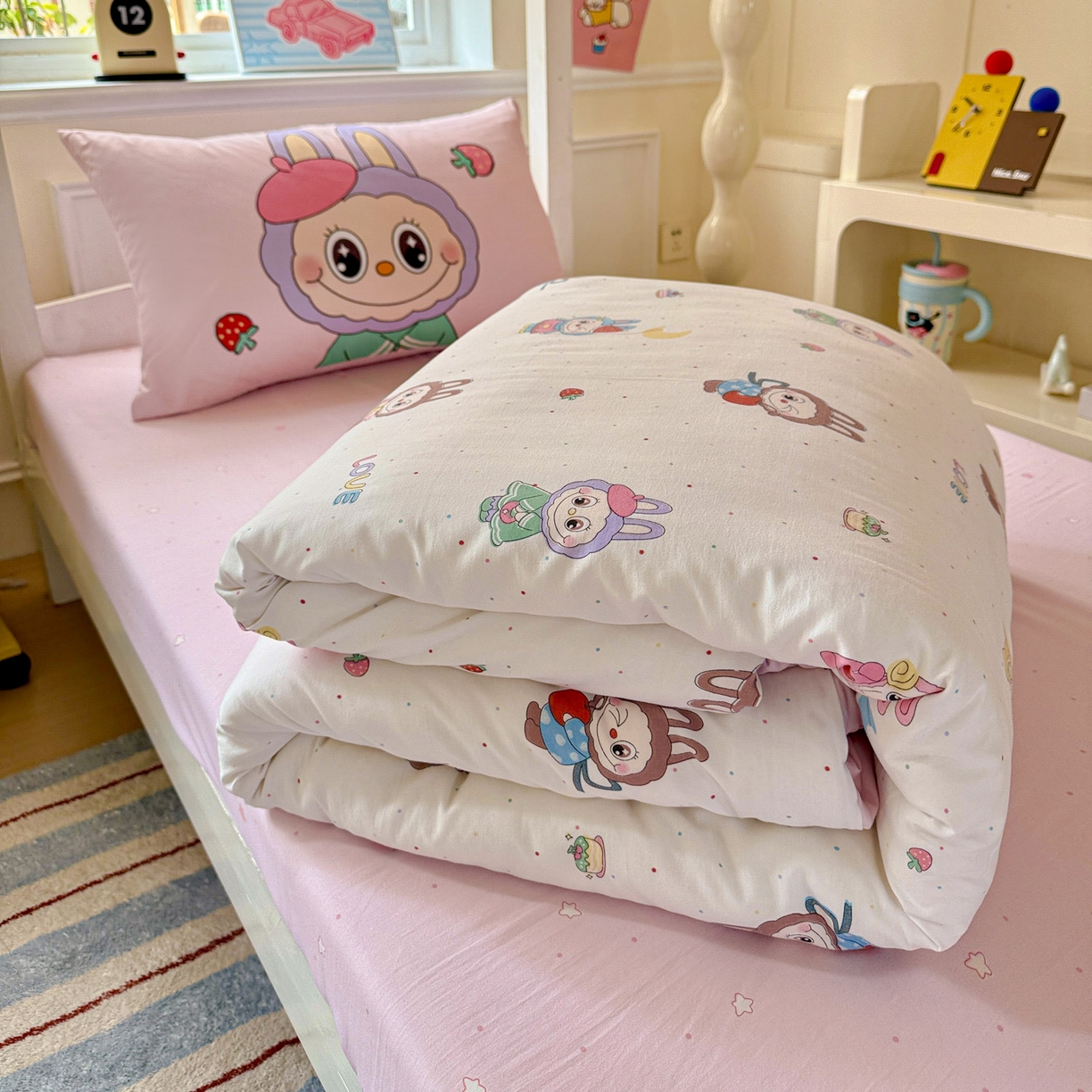 91家纺网 家纺一手货源 找家纺 海岛哥哥 2025新款软柔棉105g大版双面印花宿舍学生三件套上下铺三件套 娃娃家族