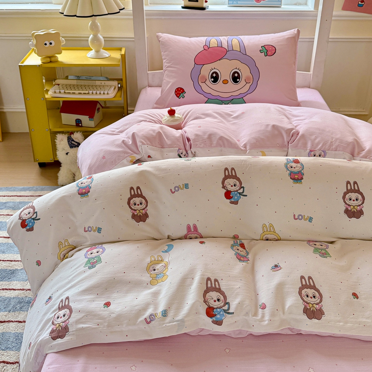 91家纺网 家纺一手货源 找家纺 海岛哥哥 2025新款软柔棉105g大版双面印花宿舍学生三件套上下铺三件套 娃娃家族