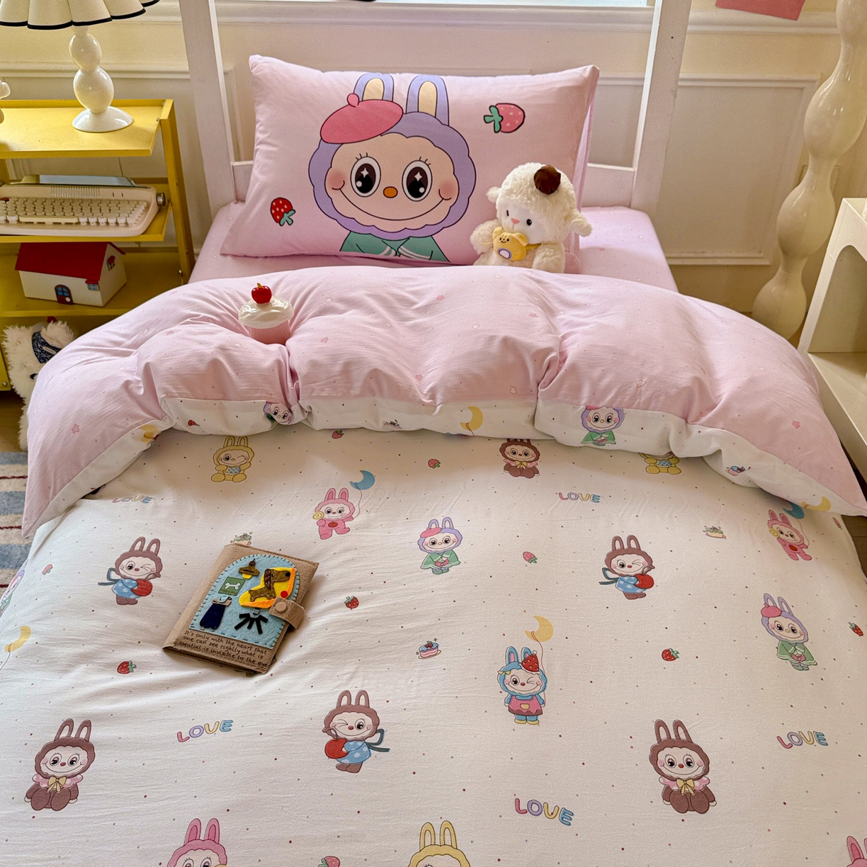 91家纺网 家纺一手货源 找家纺 海岛哥哥 2025新款软柔棉105g大版双面印花宿舍学生三件套上下铺三件套 娃娃家族