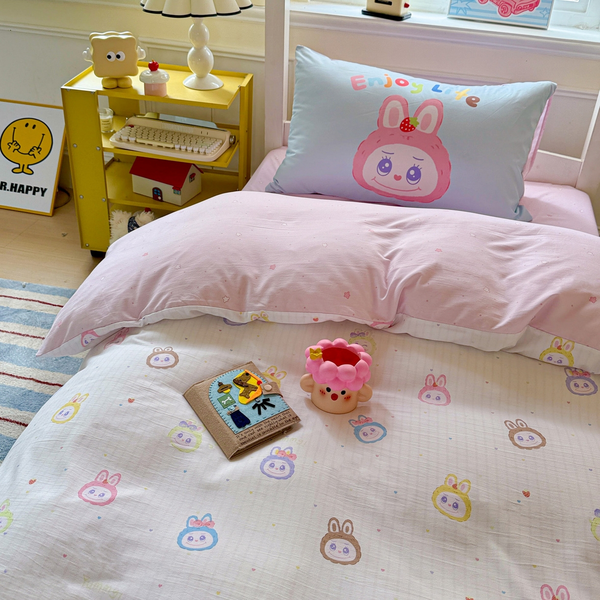 91家纺网 家纺一手货源 找家纺 海岛哥哥 2025新款软柔棉105g大版双面印花宿舍学生三件套上下铺三件套 玩偶合集